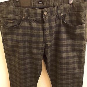 NWT..Hugo Boss Men's Dress Pants Flat-Front W38/32L Green/Khaki Plaid Print
